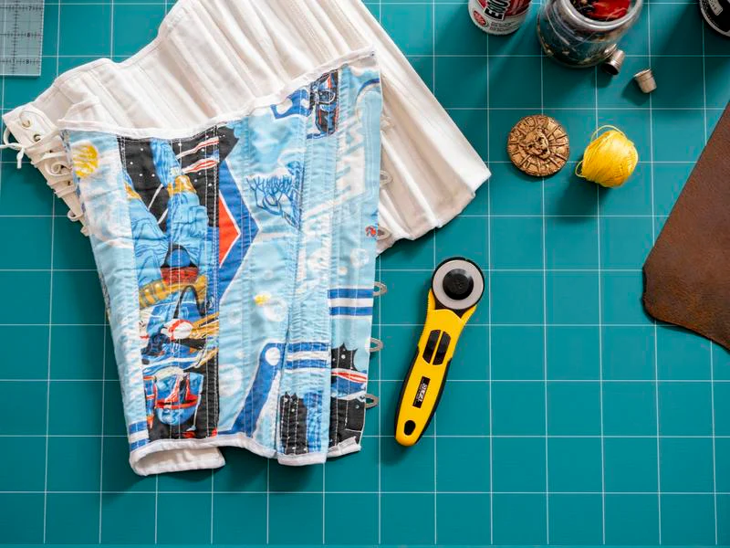 NCM-L 24" x 36" 3mm Double-Sided, Self-Healing Cutting Mat - Image 3